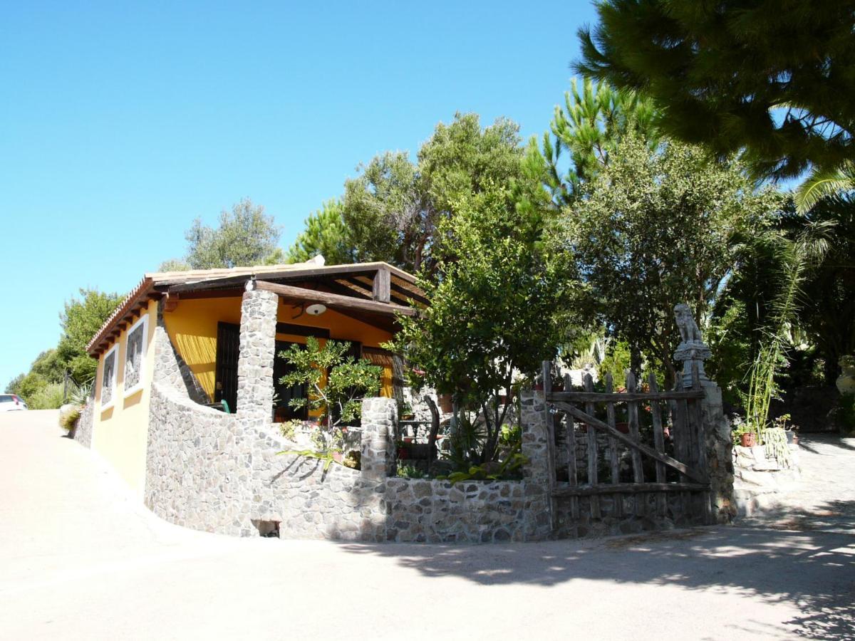 B&B Il Giardino Arbus Esterno foto